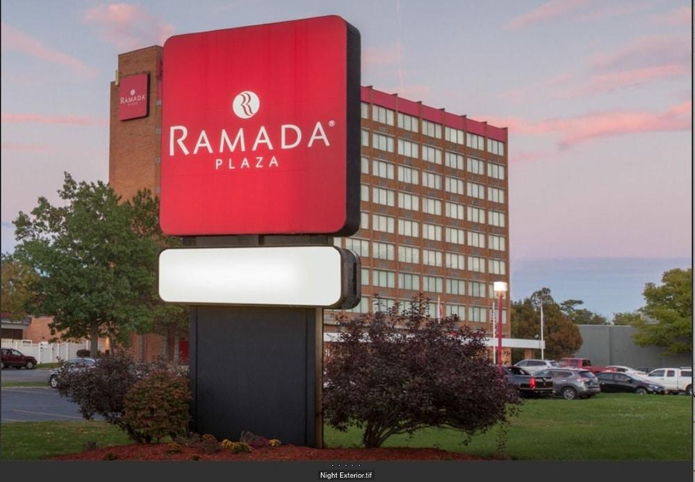 Ramada Plaza By Wyndham Albany Hotel Bagian luar foto